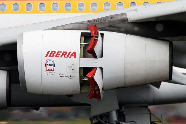 Турбовентиляторный двигатель (ТВРД) и его дальнйшее развитие - турбовинтовентиляторный двигатель (ТВВД). Экономичность + тяга. Турбовентиляторный двигатель (ТВРД) и его дальнйшее развитие - турбовинтовентиляторный двигатель (ТВВД). Экономичность + тяга.