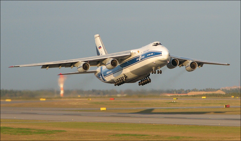 Турбовентиляторный двигатель (ТВРД) и его дальнйшее развитие - турбовинтовентиляторный двигатель (ТВВД). Экономичность + тяга. Турбовентиляторный двигатель (ТВРД) и его дальнйшее развитие - турбовинтовентиляторный двигатель (ТВВД). Экономичность + тяга.